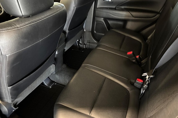 Mitsubishi Outlander 21 of 26