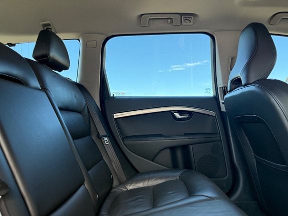 Volvo V70 8 of 24