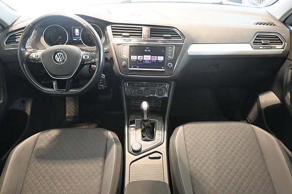Volkswagen Tiguan 9 of 27