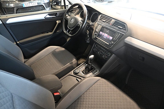 Volkswagen Tiguan 10 of 27