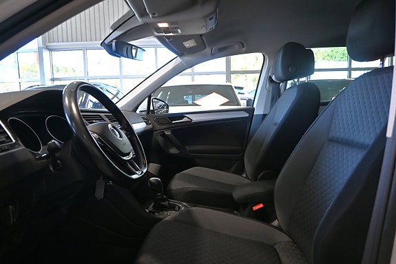 Volkswagen Tiguan 8 of 27