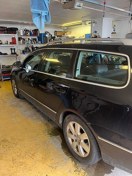 Volkswagen Passat 4 of 13