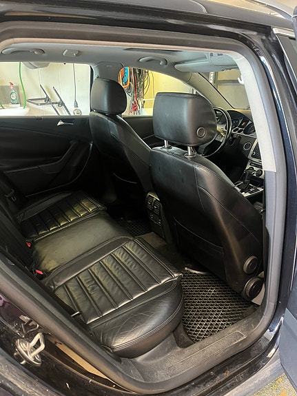 Volkswagen Passat 9 of 13