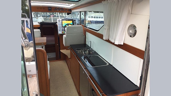 Delta 34 SW -2013 6 of 17