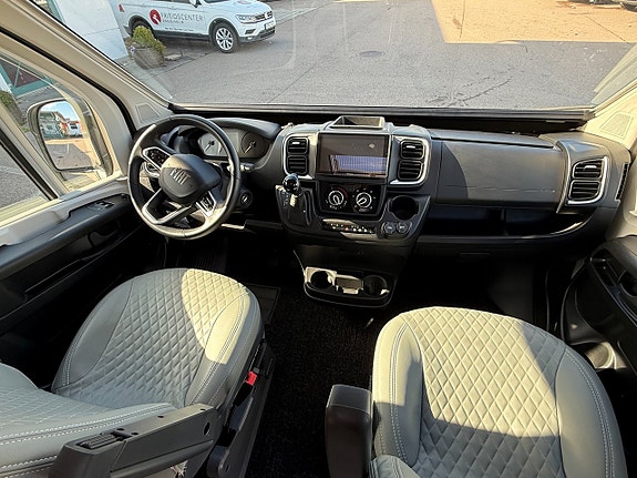 CHALLENGER V217 Sport Edition M25 automat Långbäddar, dieselvärmare, Lithiumbatteri med mer! 8 of 20