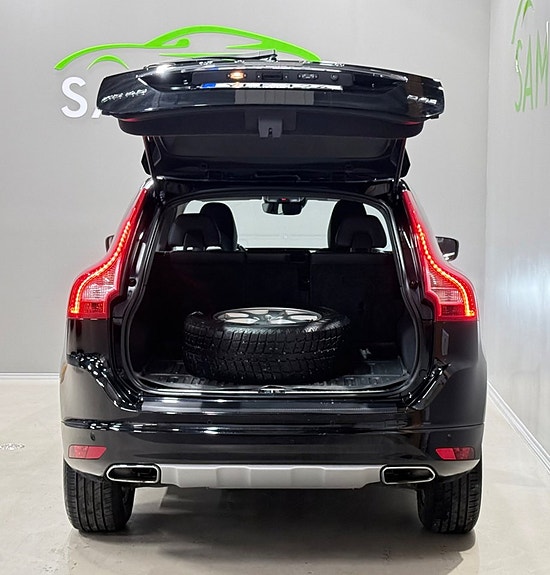 Volvo XC60 16 of 17