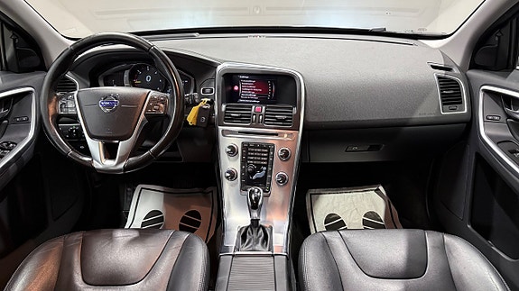 Volvo XC60 9 of 17
