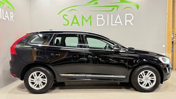 Volvo XC60 2 of 17