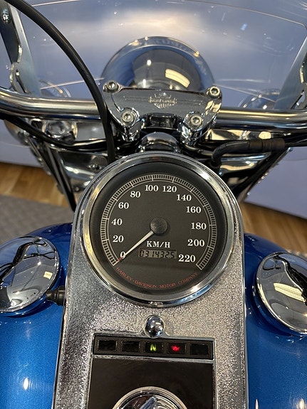Harley-Davidson FLSTF FatBoy 11 of 16