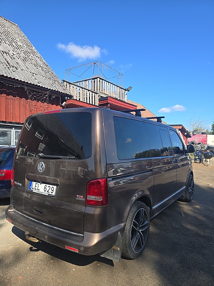 Volkswagen Multivan 3 of 14