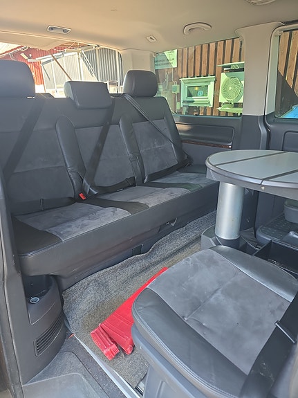Volkswagen Multivan 5 of 14