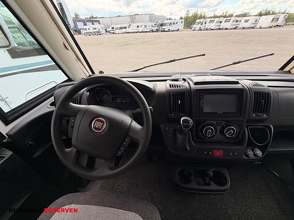Knaus LIVE I 700 MEG 6 of 25