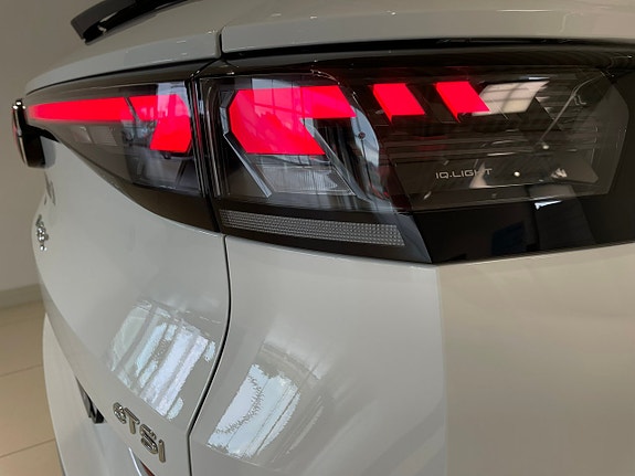 Volkswagen T-Roc 9 of 28