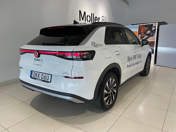 Volkswagen T-Roc 8 of 28