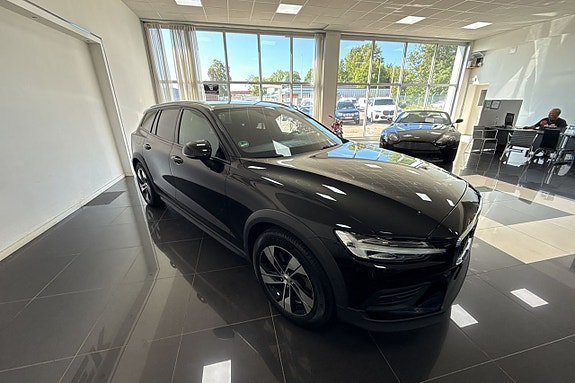 Volvo V60 Cross Country 7 of 8