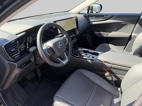 Lexus NX450h+ 10 of 24