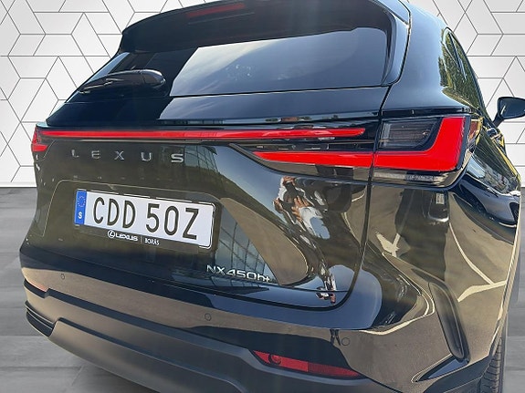 Lexus NX450h+ 22 of 24