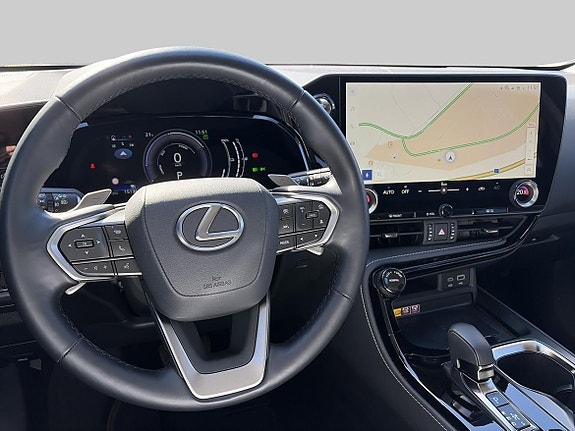 Lexus NX450h+ 15 of 24