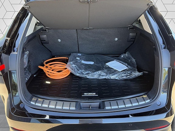 Lexus NX450h+ 9 of 24
