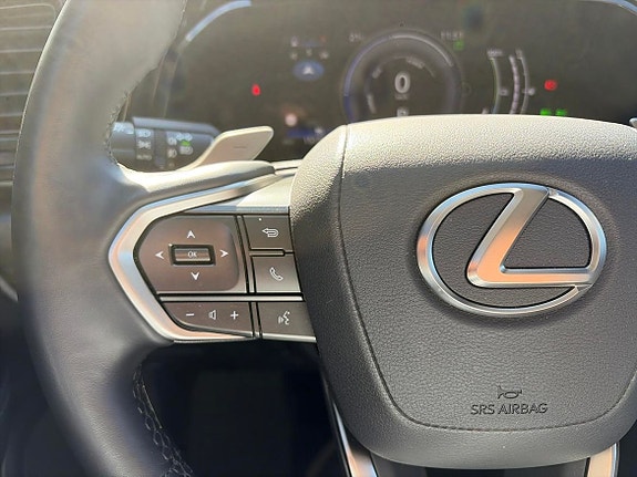 Lexus NX450h+ 17 of 24