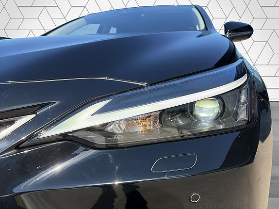 Lexus NX450h+ 21 of 24