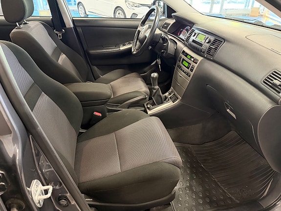 Toyota Corolla 10 of 14