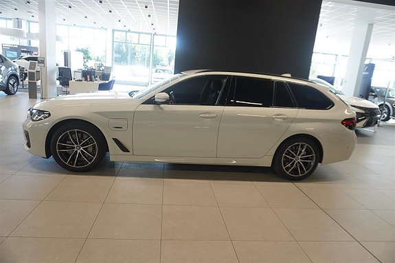BMW 530e 3 of 21