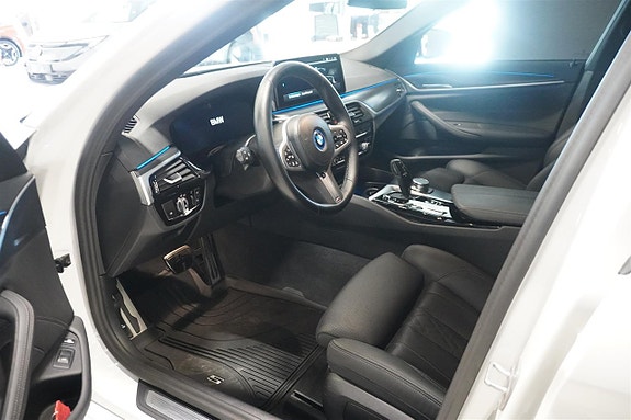 BMW 530e 2 of 21