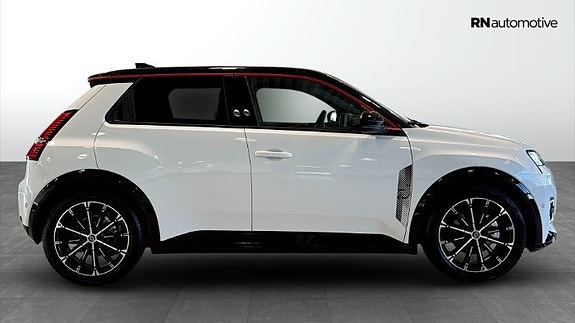 Renault 5 E-Tech 5 of 21