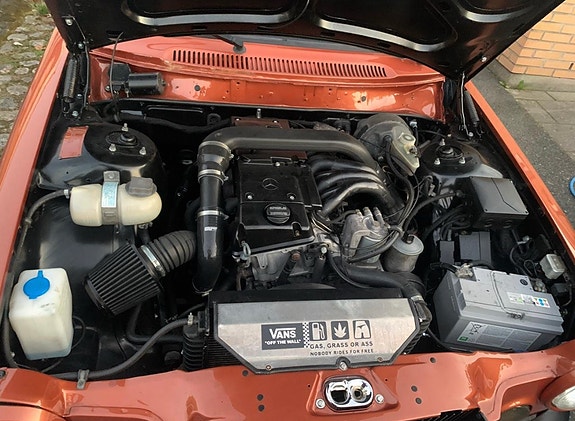 Volvo 245 4 of 7