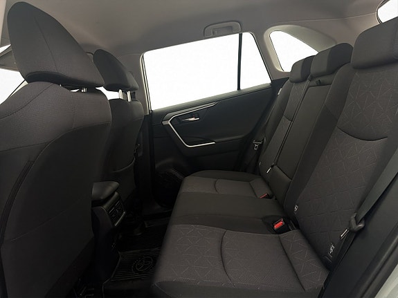 Toyota RAV4 16 of 30