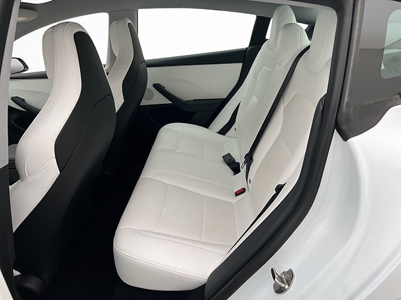 Tesla Model 3 28 of 30