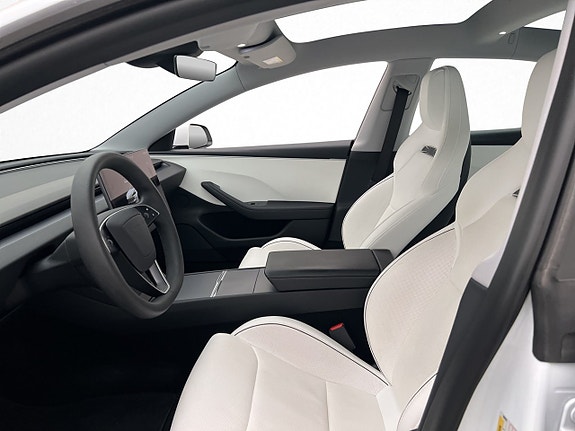 Tesla Model 3 11 of 30