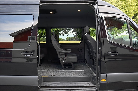 Mercedes-Benz Sprinter 319 13 of 30