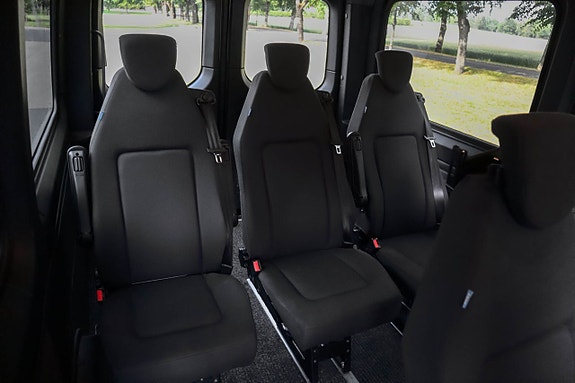 Mercedes-Benz Sprinter 319 16 of 30
