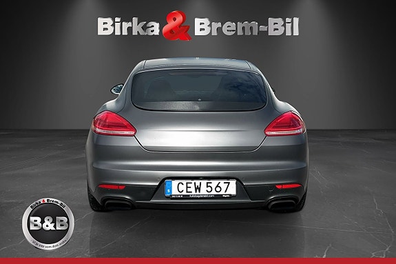 Porsche Panamera 10 of 17