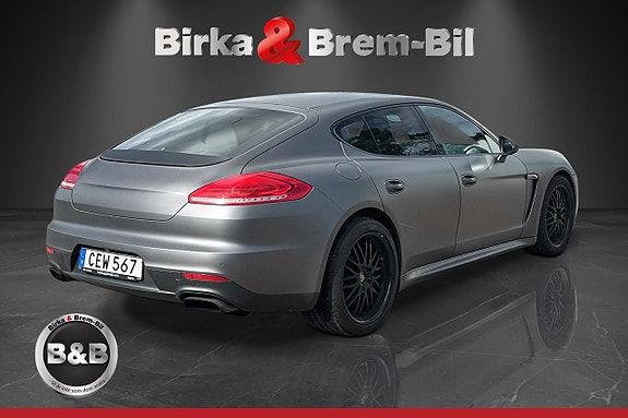 Porsche Panamera 9 of 17