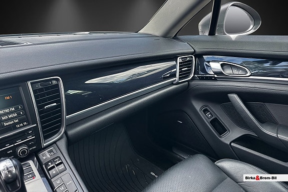 Porsche Panamera 17 of 17