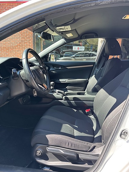 Honda Civic 7 of 10