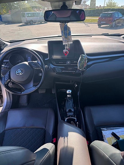 Toyota C-HR 7 of 7