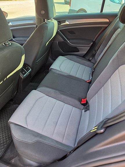 Volkswagen Golf VII 5 of 10