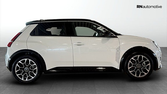 Renault 5 E-Tech 6 of 25