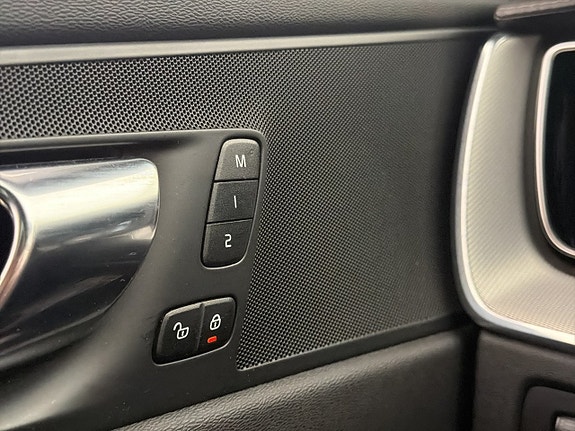 Volvo XC60 16 of 30