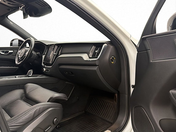 Volvo XC60 30 of 30
