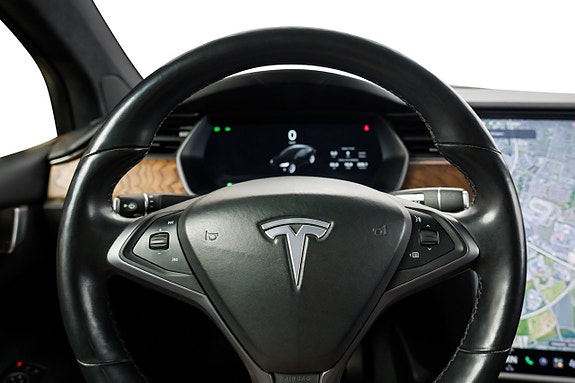 Tesla Model X 11 of 24