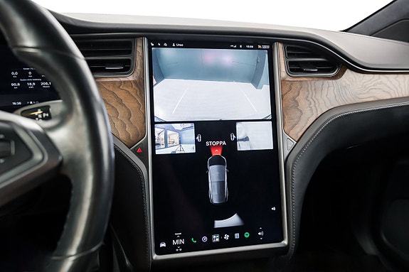 Tesla Model X 14 of 24