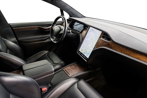 Tesla Model X 19 of 24