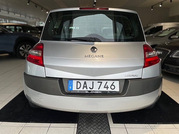 Renault Megane 5 of 12