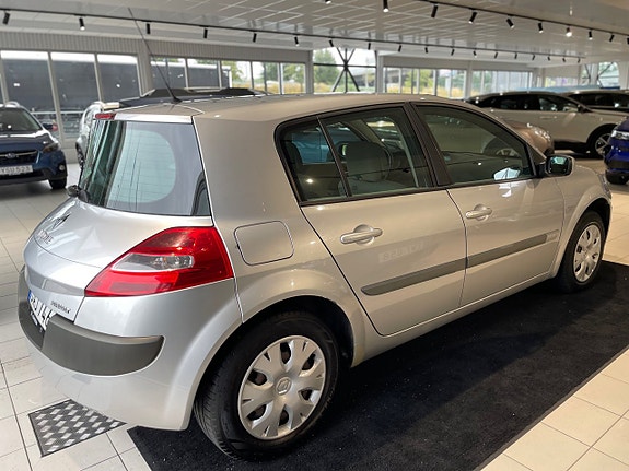 Renault Megane 6 of 12