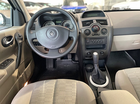 Renault Megane 9 of 12